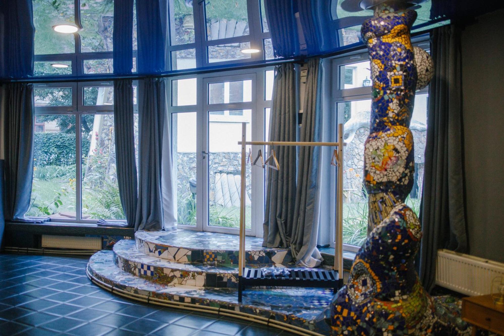 Gaudi Apartment In Lviv Bagian luar foto
